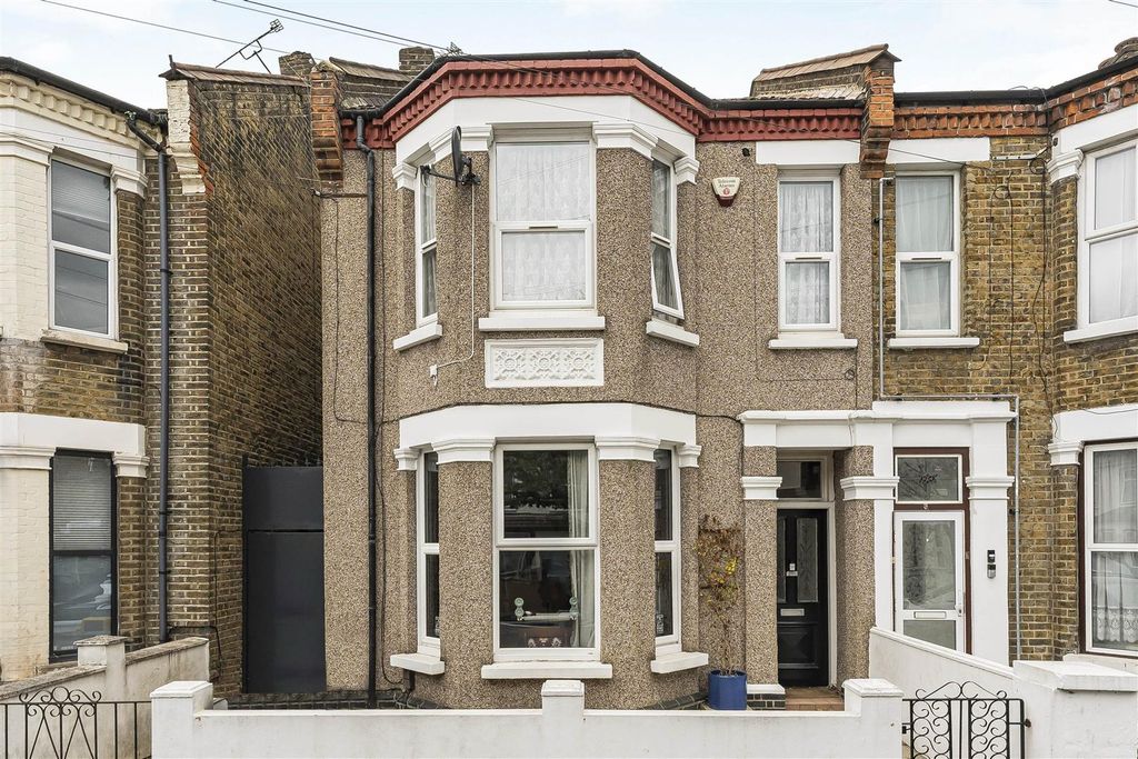 Property photo 2 of 20 2