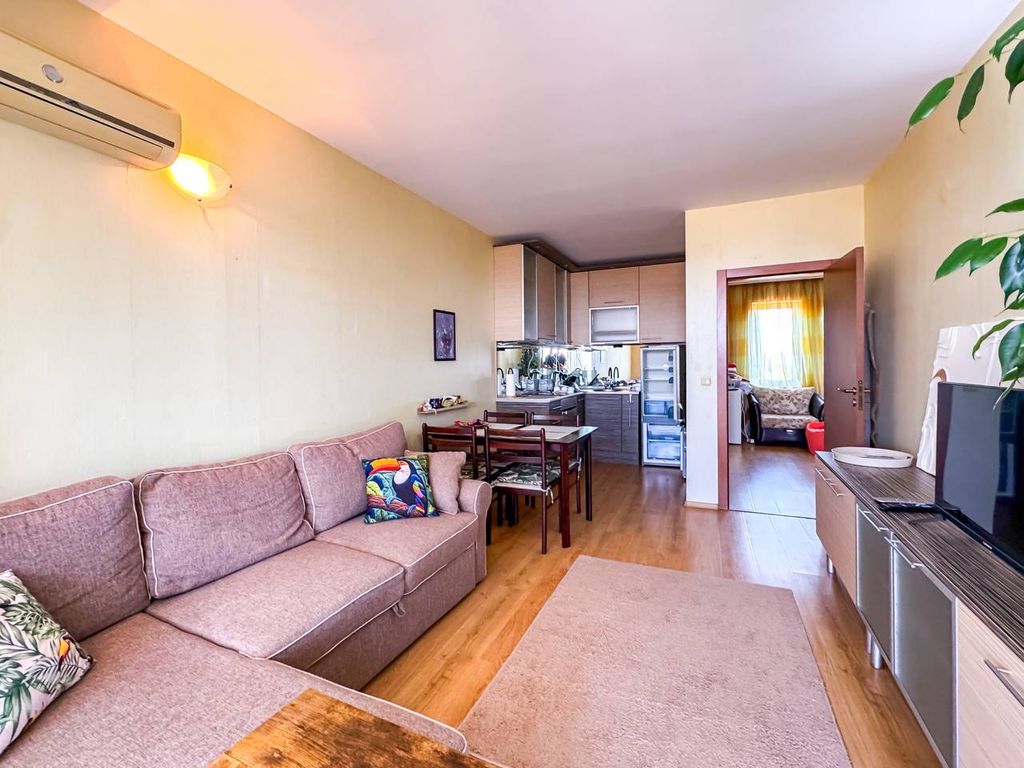 Property photo 2 of 10