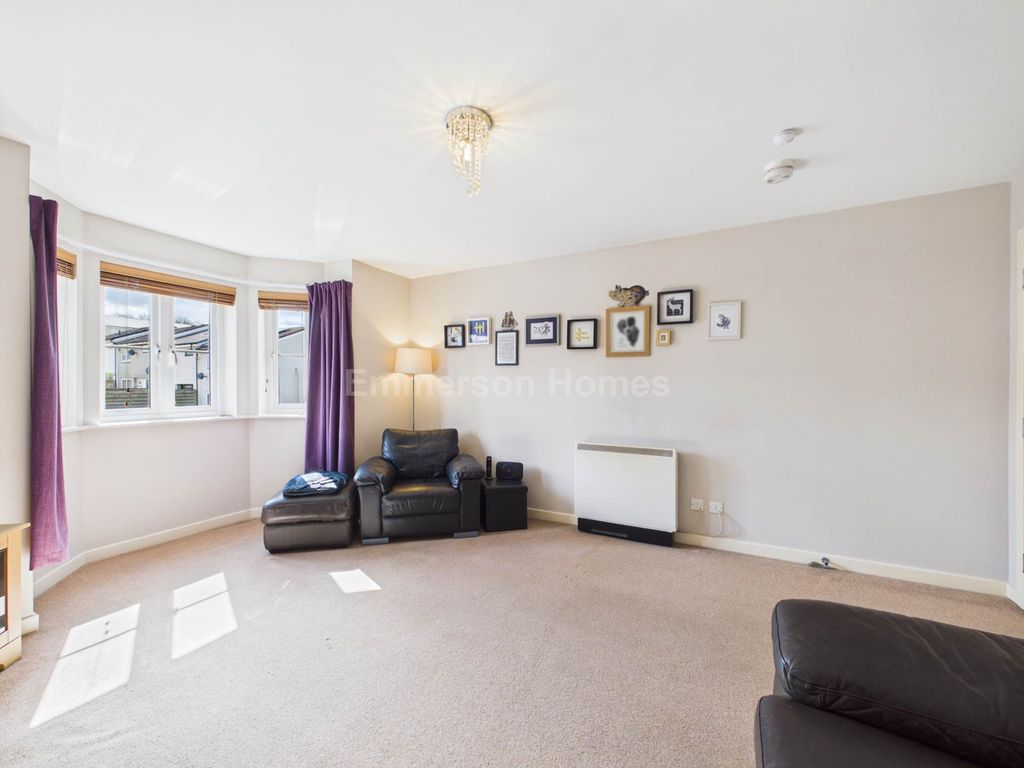 Property photo 3 of 23