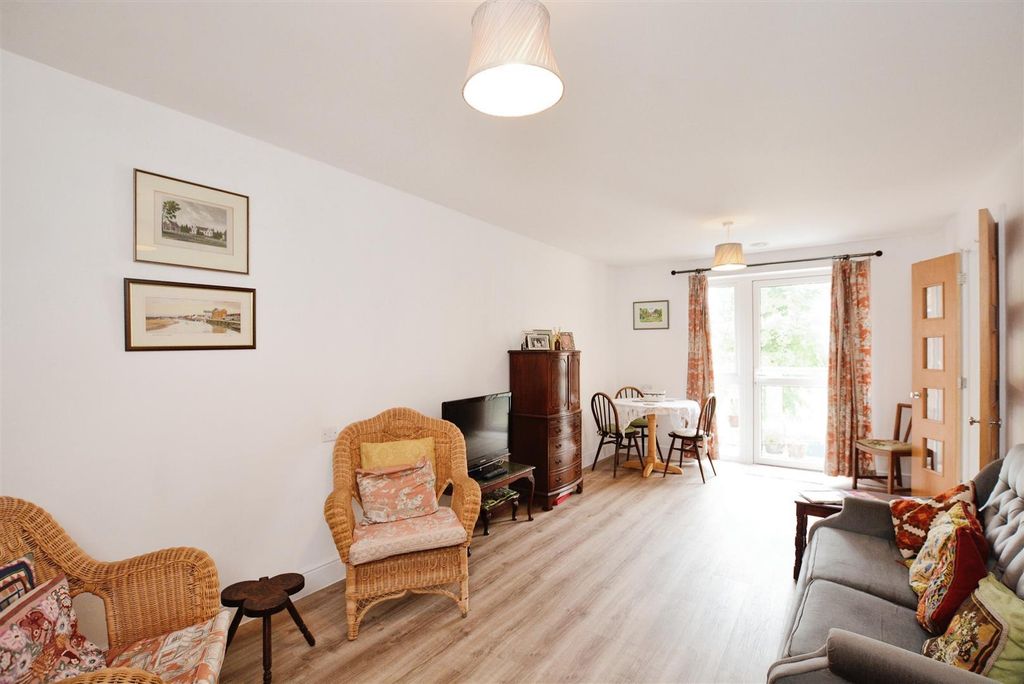 Property photo 3 of 22 89Bbac12-E103-ee11-8F6E-6045Bdf1Ea43.Jpg