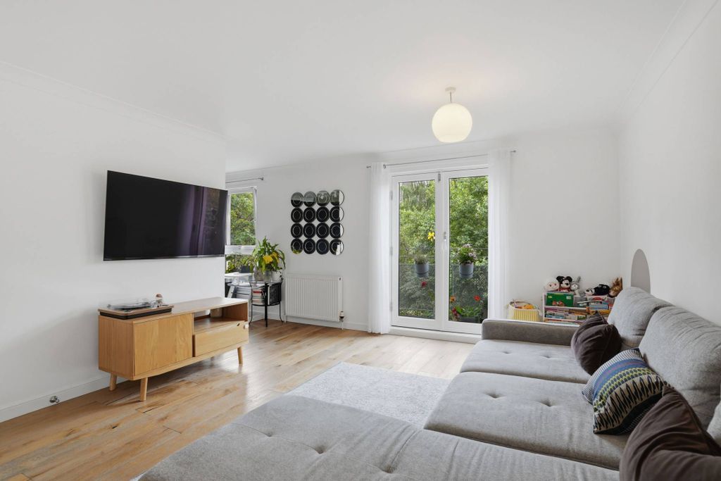 Property photo 2 of 19
