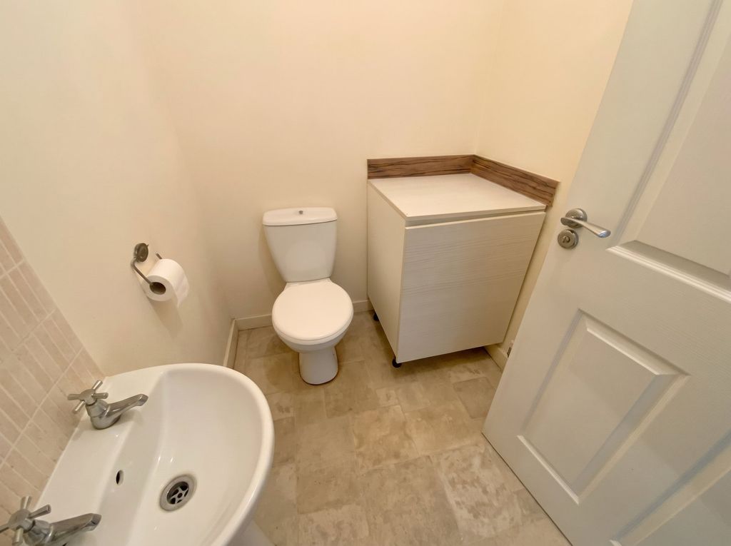 Property photo 3 of 7