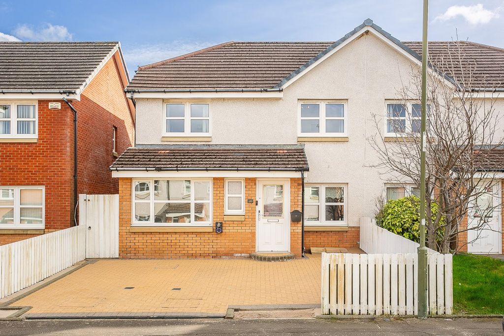 Property photo 1 of 32