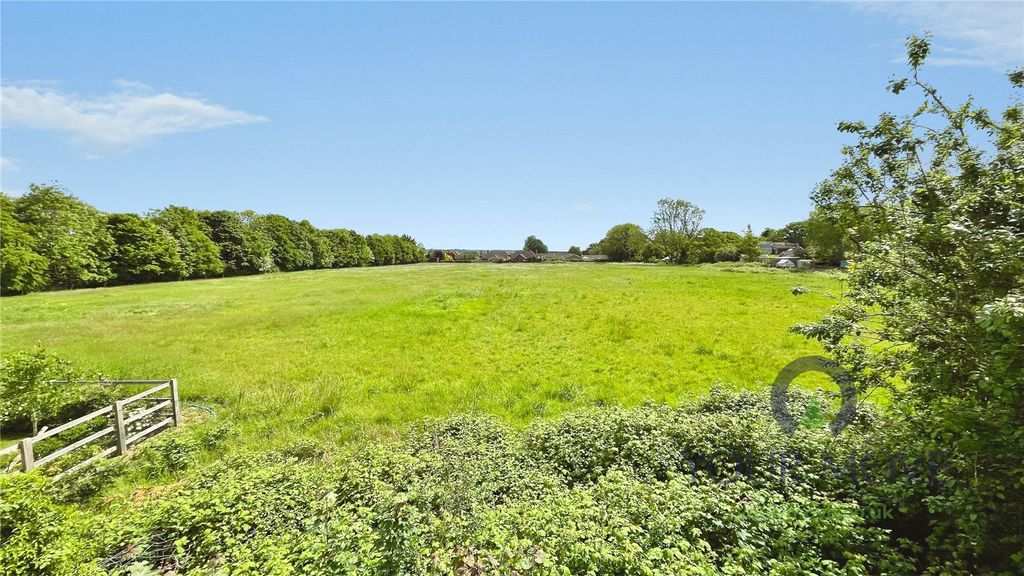 Property photo 3 of 21 Field View