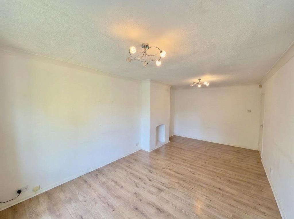 Property photo 3 of 12 Dining Room 2.Png