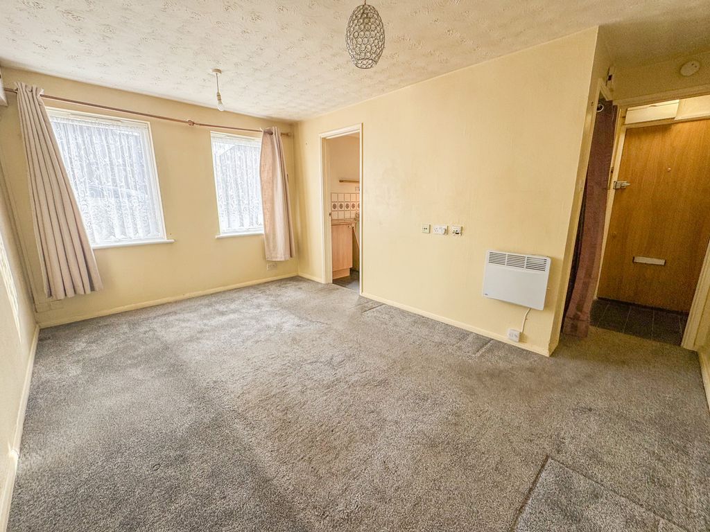 Property photo 2 of 9