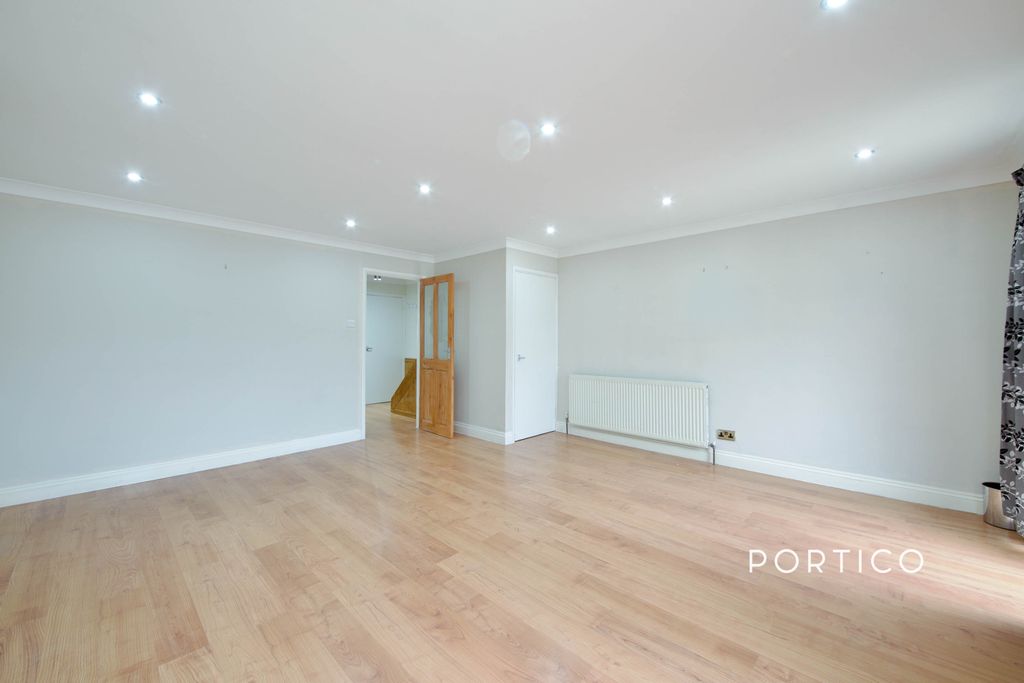 Property photo 3 of 10 Living Room 2