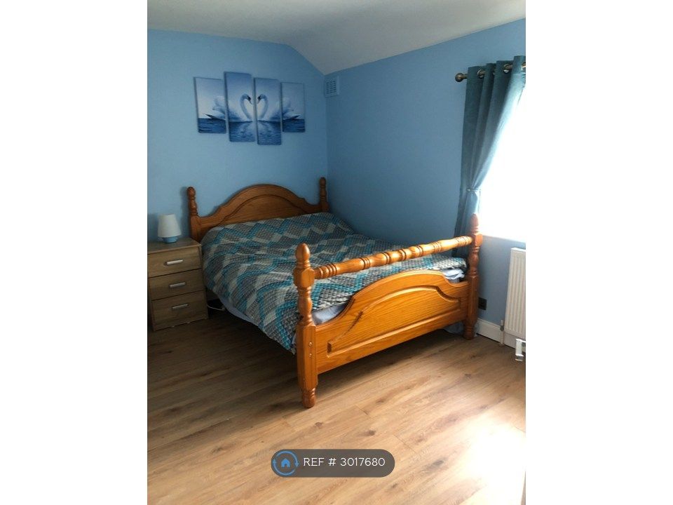 Property photo 1 of 16 Larger Room