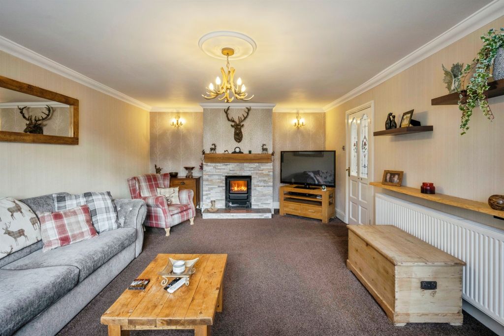 Property photo 3 of 27