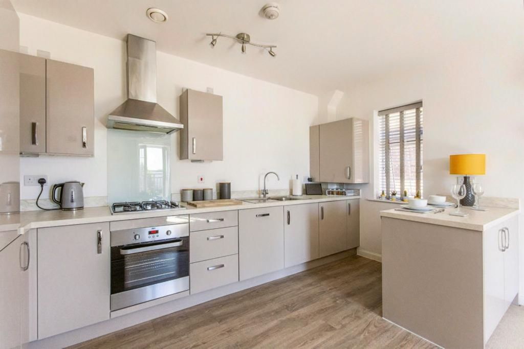 Property photo 3 of 8 Kitchen