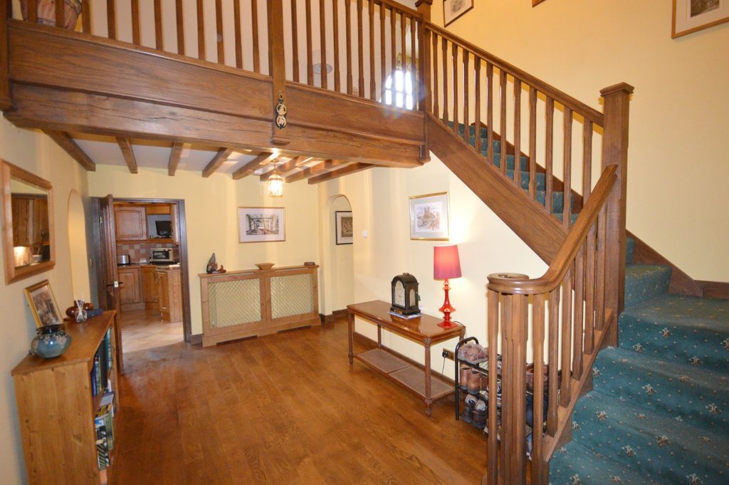 Property photo 2 of 43 Picture No. 06