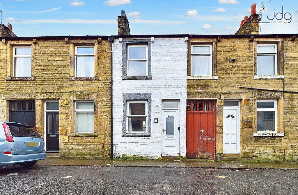 Property photo 1 of 11 Welcome To Pinfold Lane