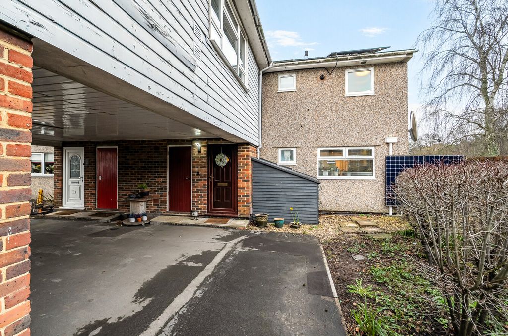 Property photo 1 of 13 1410704-18-698Cb7...