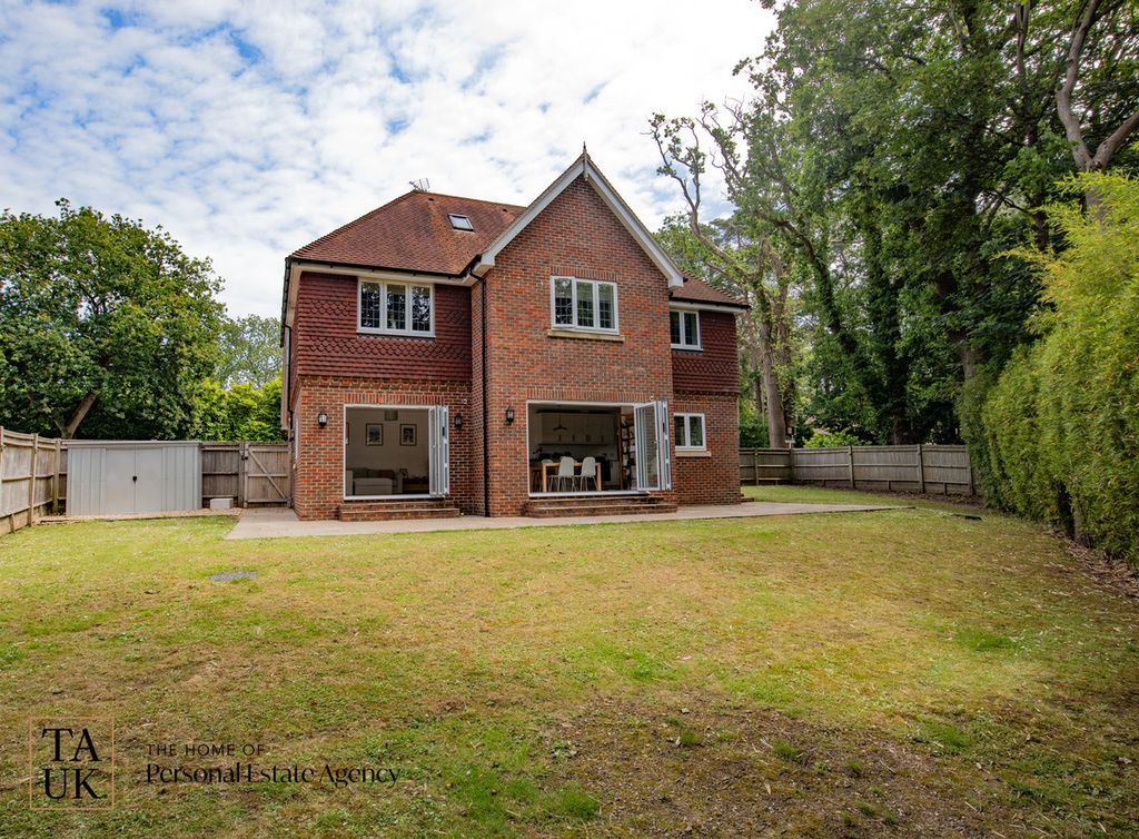 Property photo 3 of 28
