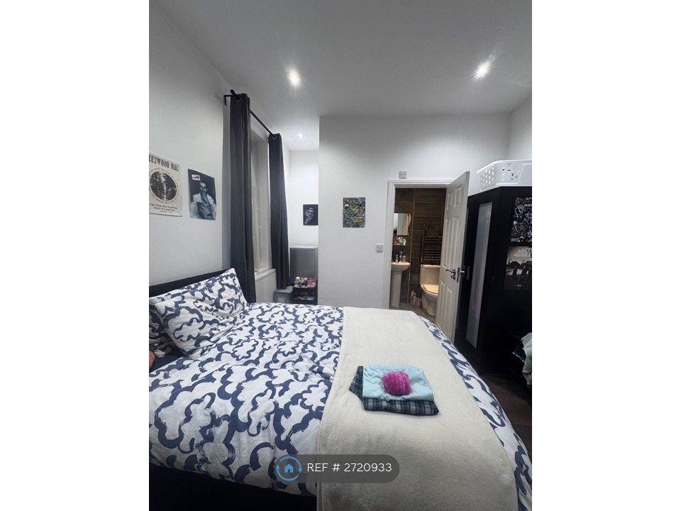 Property photo 3 of 25 Room 1