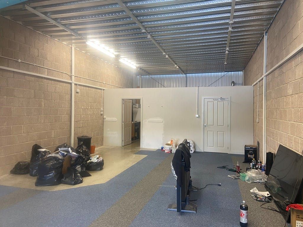 Property photo 3 of 4 Unit 20 Lymington Enterprise Centre Warehouse S.Jpg