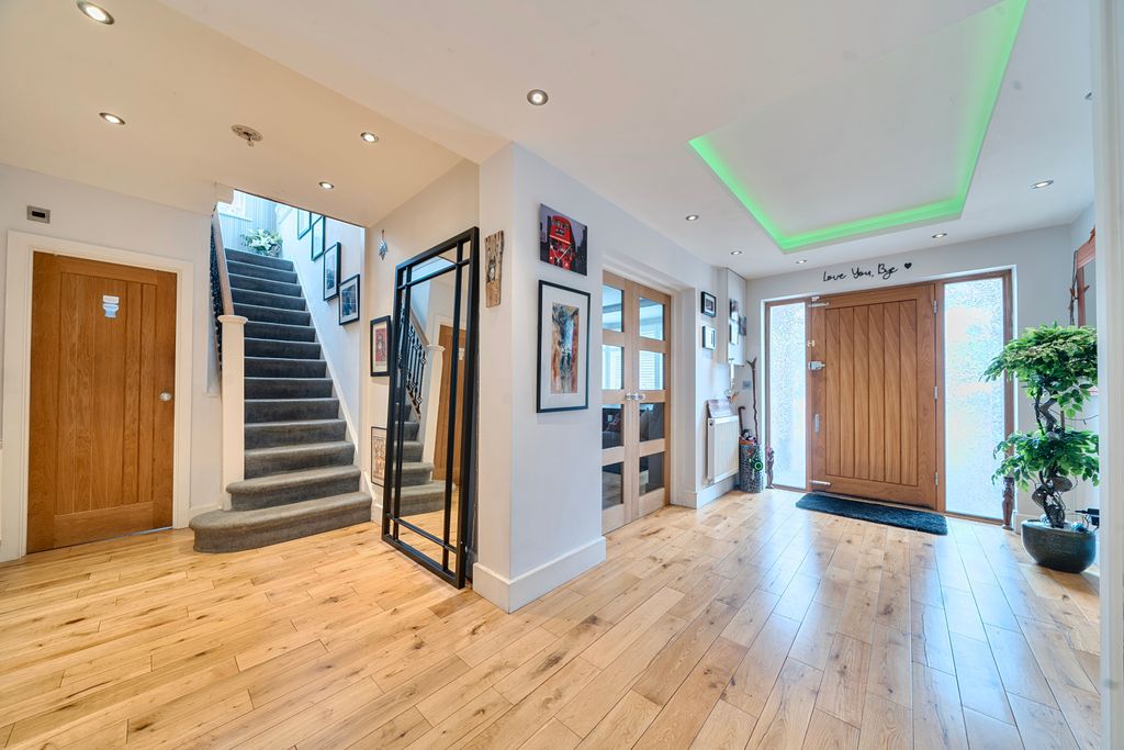 Property photo 3 of 27 Picture No. 43