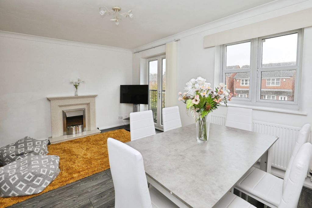 Property photo 3 of 16 Lounge/Dining Room