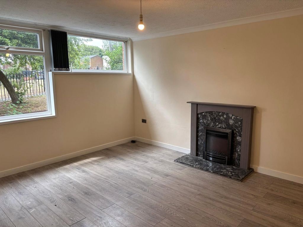 Property photo 2 of 11 Picture No. 08