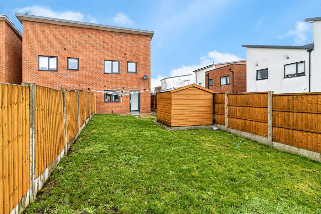 Property photo 3 of 8 Photo