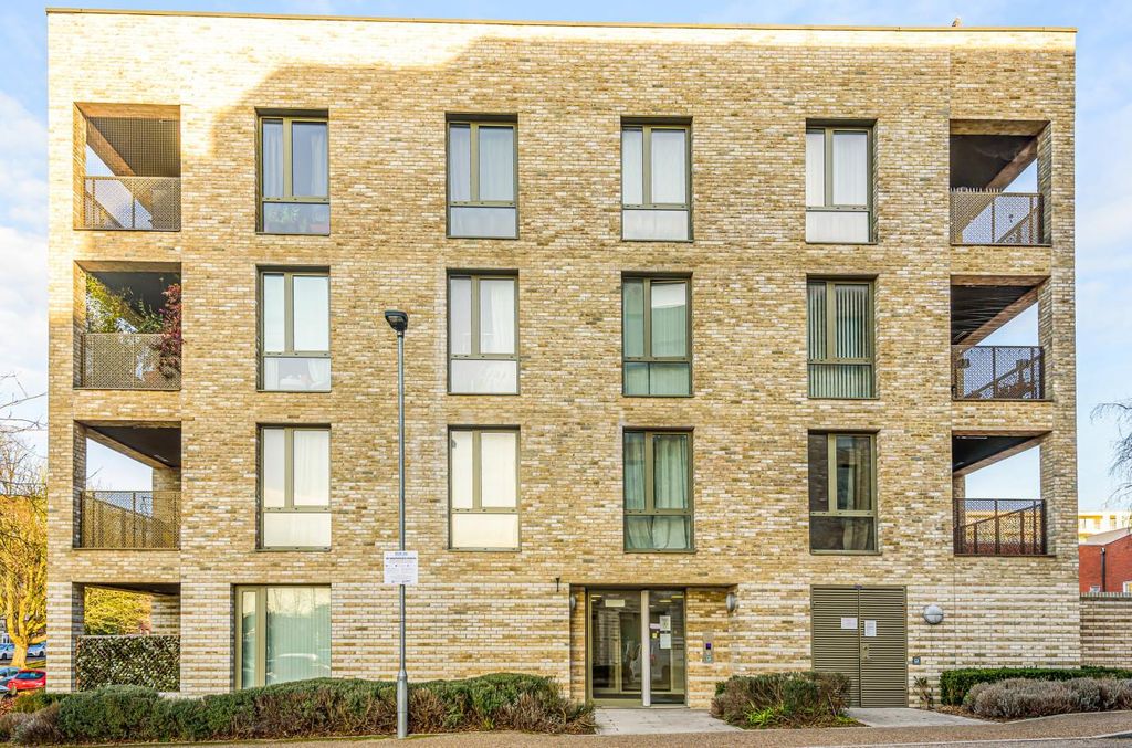 Property photo 1 of 17 Davidson Frost-Wellings, Dfw, Aldenham Court, Edgw