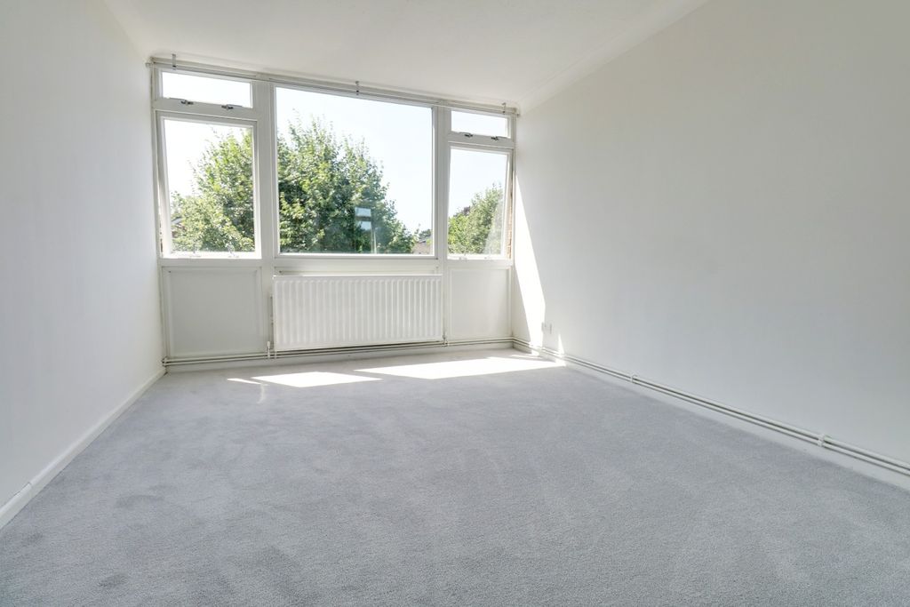 Property photo 1 of 11 5531500