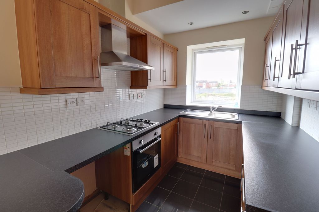 Property photo 2 of 10 Kitchen