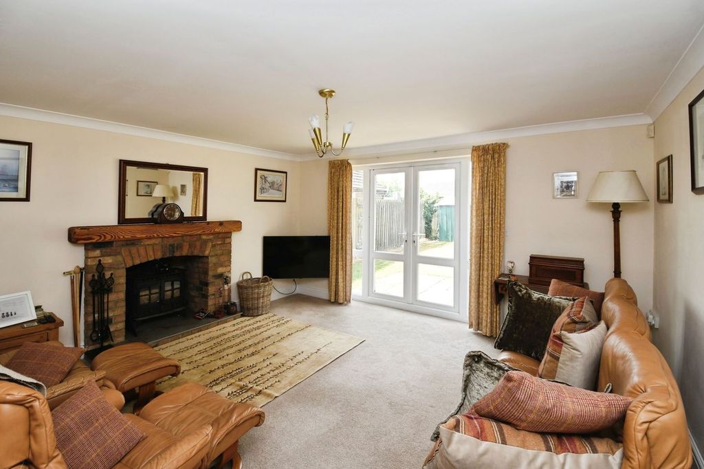 Property photo 2 of 25