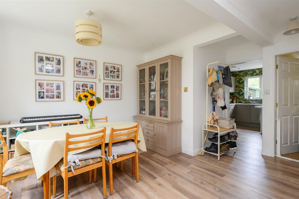 Property photo 3 of 19 Dining