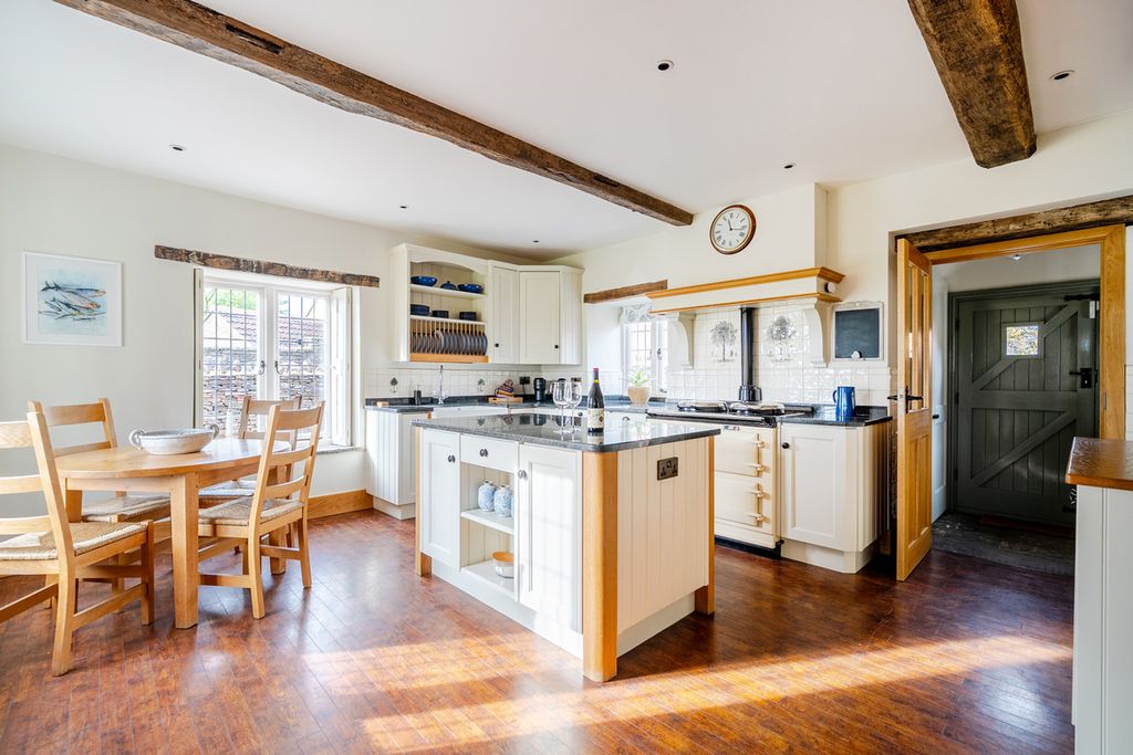 Property photo 3 of 23