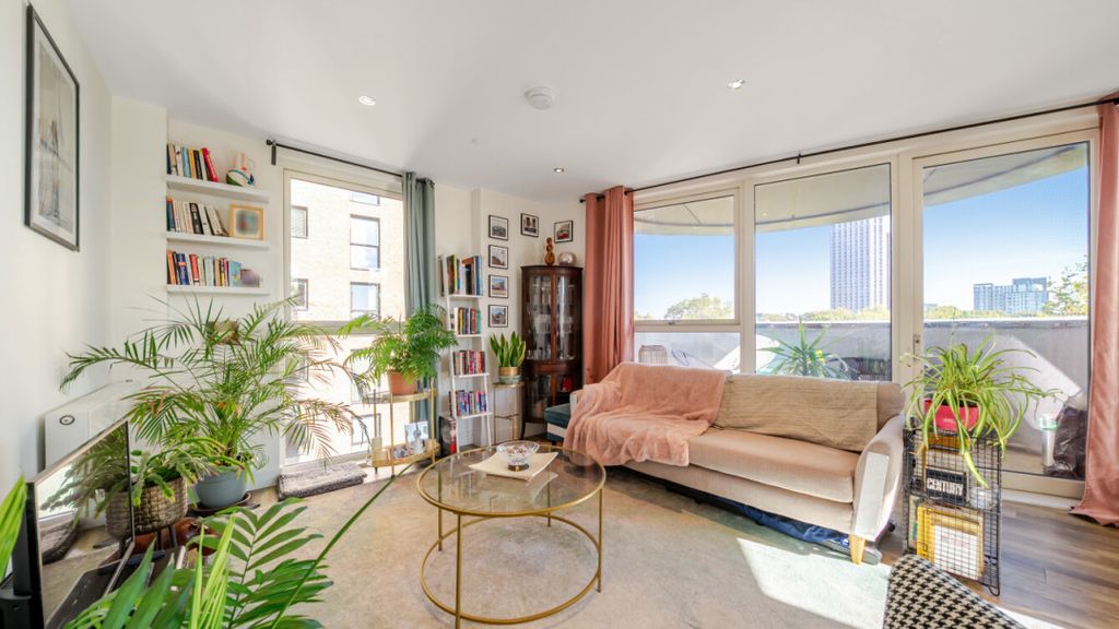 Property photo 1 of 21