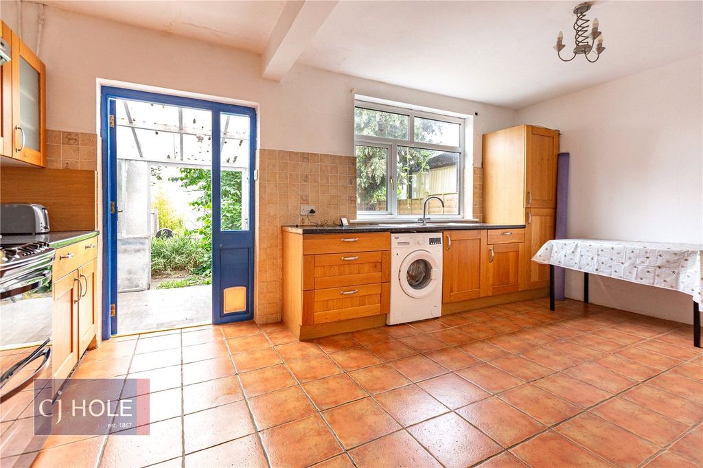 Property photo 2 of 15 Picture No. 14