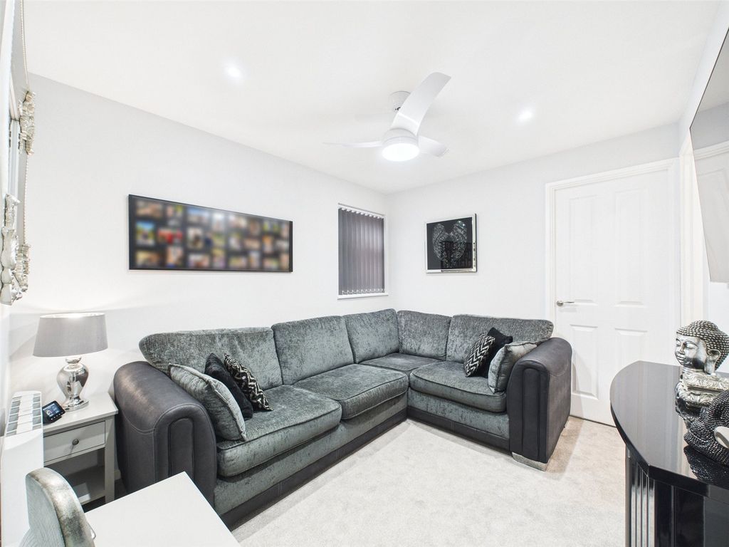 Property photo 2 of 9 Picture No. 04