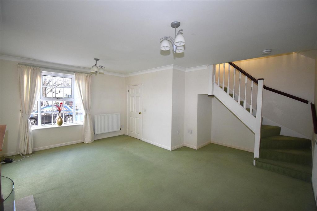 Property photo 2 of 11 Living Room.Jpg