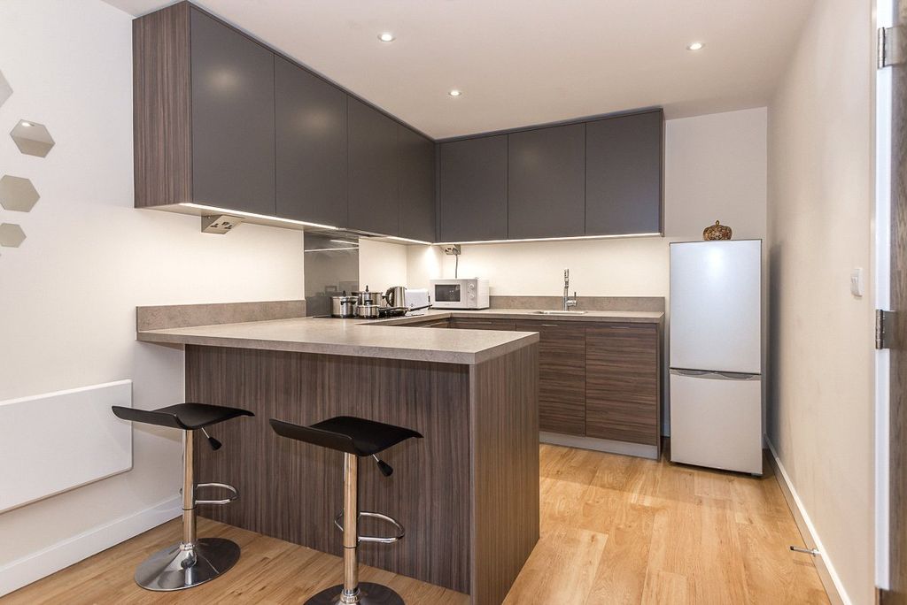 Property photo 2 of 17 Picture No. 14