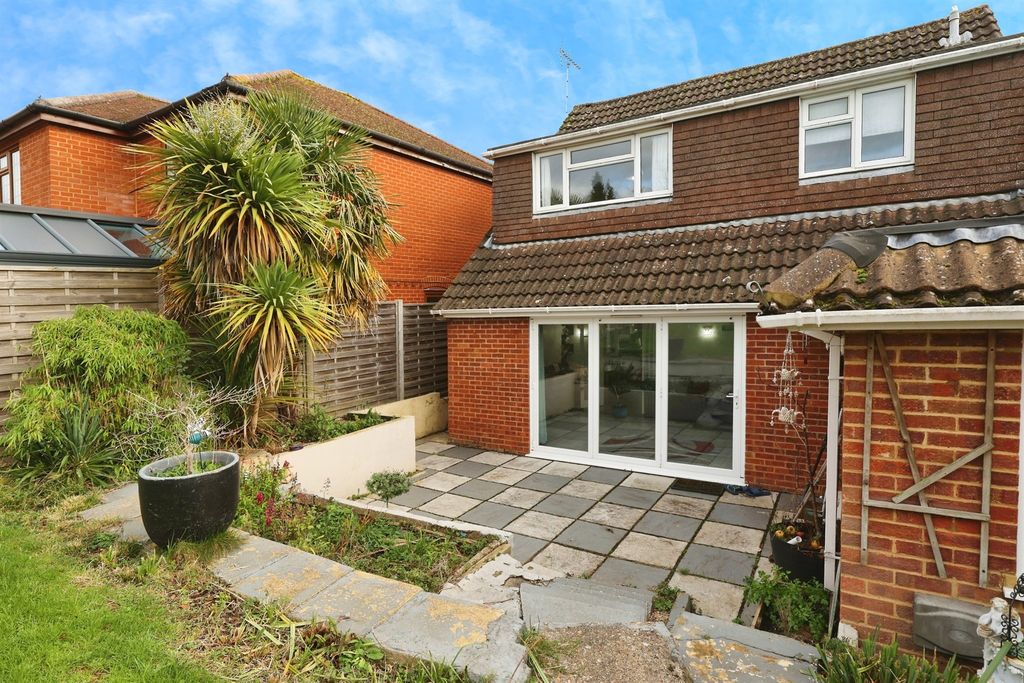 Property photo 3 of 18