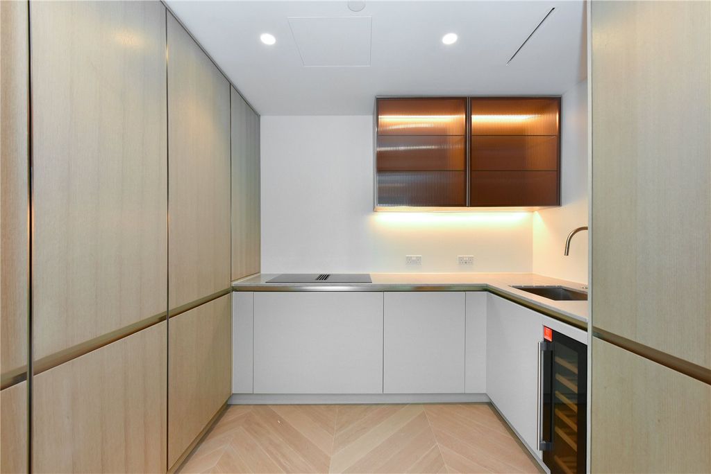 Property photo 3 of 29 Kitchen