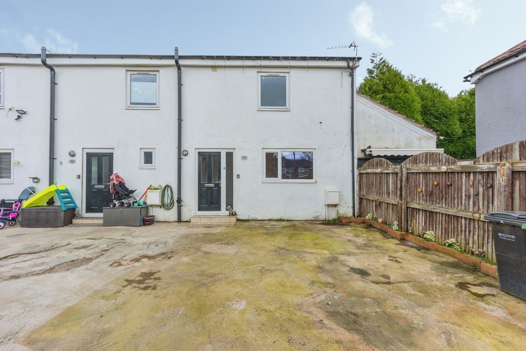 Property photo 2 of 18