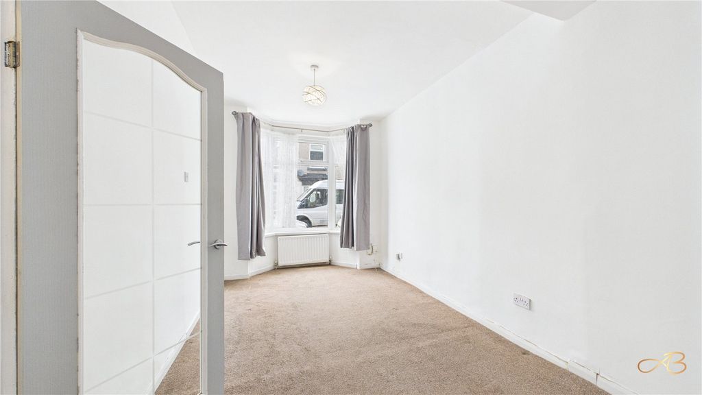 Property photo 2 of 11 Picture No. 02