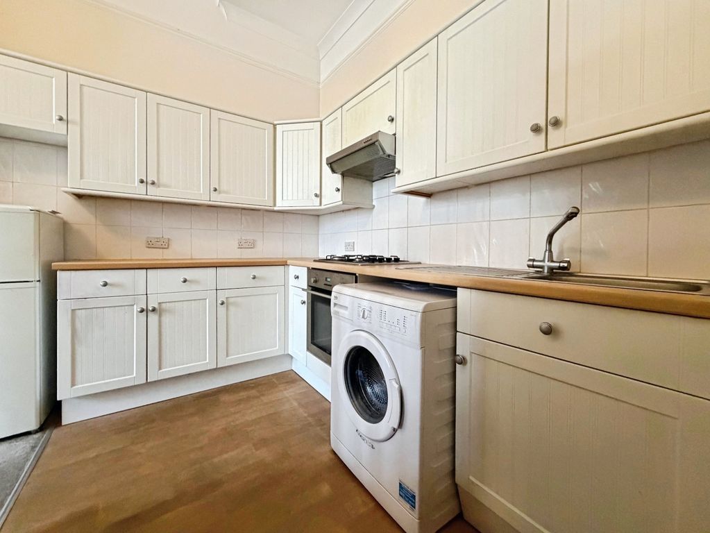 Property photo 3 of 8 Kitchen