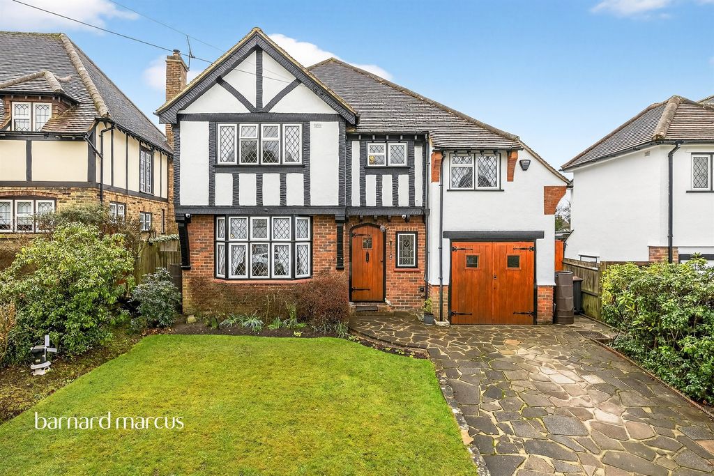 Property photo 1 of 17