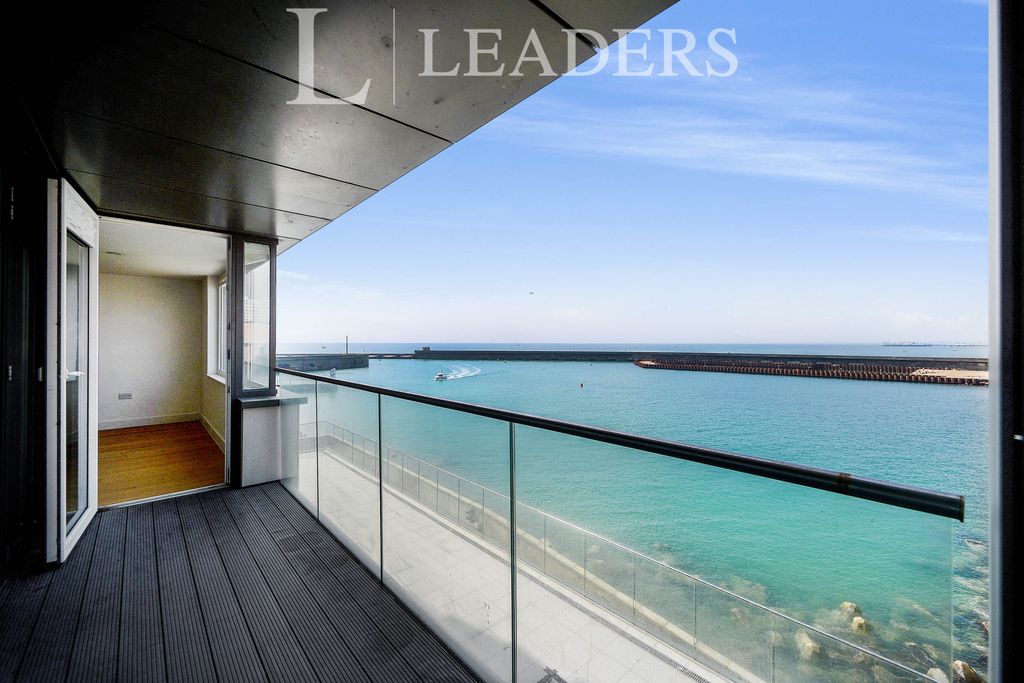 Property photo 1 of 13 d1426188-A72c-4B59-A