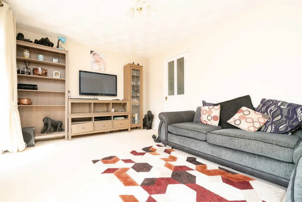 House in Bristol, Hengrove - More