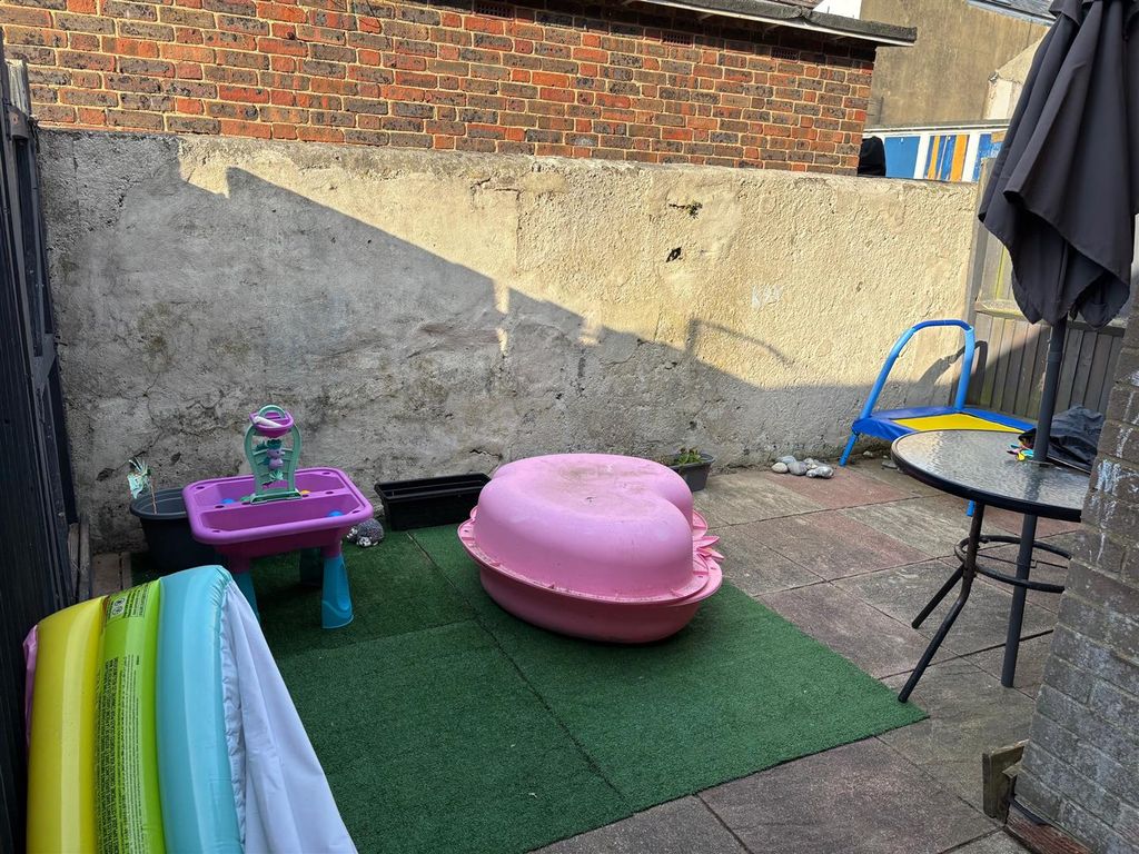 Property photo 2 of 13 Courtyard Garden