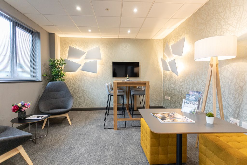 Property photo 2 of 8 Breakout Area