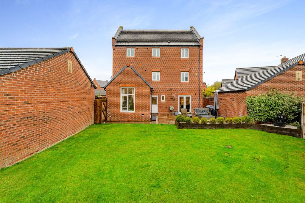 Property photo 2 of 41