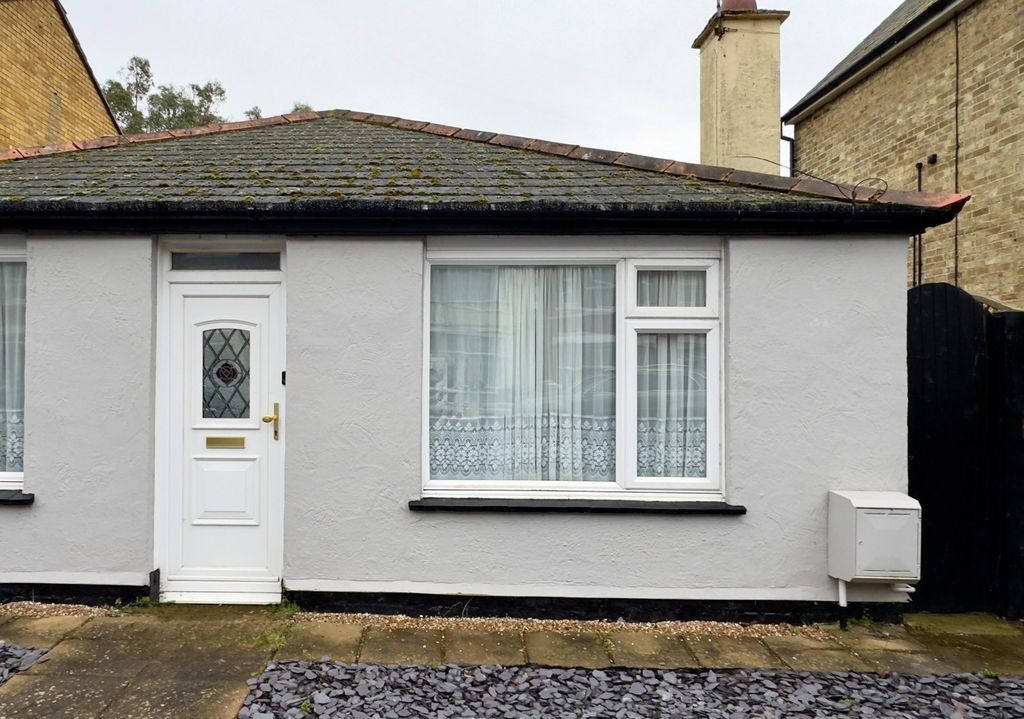 Property photo 1 of 27