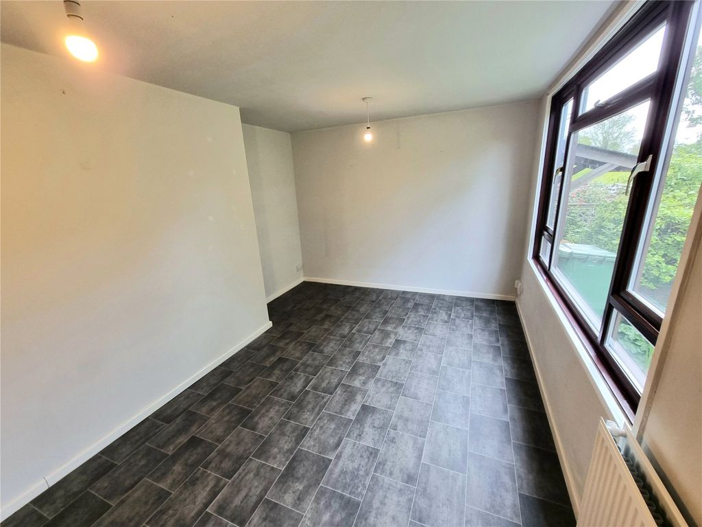 Property photo 3 of 11 Picture No. 17
