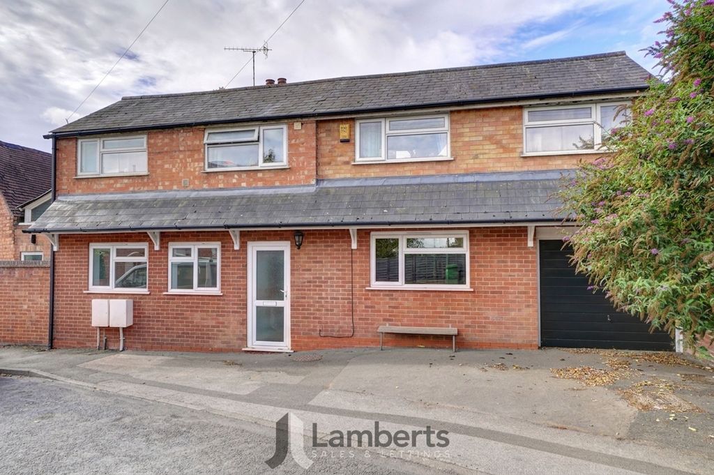 Property photo 1 of 11 Front View