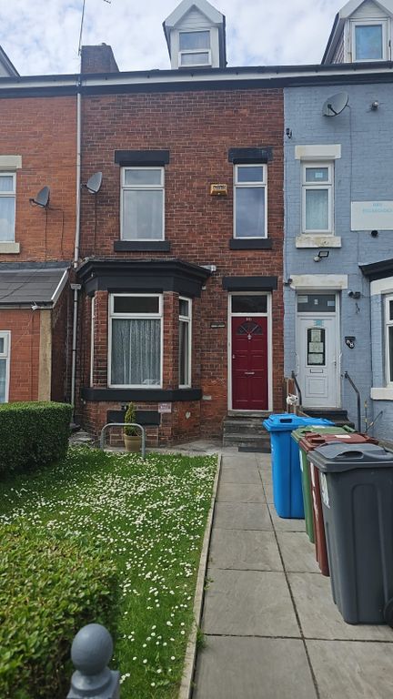 Property photo 1 of 19 Spacious 4 Bedroom Fully Furnished Student House